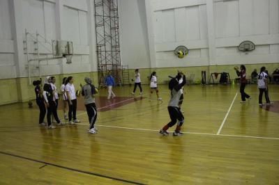 في معسكر القاهرة  لاعبات منتخبنا الوطني للكرة الطائرة يقابلن منتخب شابات مصر 