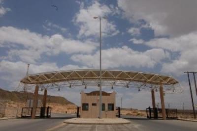 بعد اختطاف زملائهم من آل كلفوت  منفذ البقع الحدودي يغلق أبوابه بسبب الإضراب العام الذي ينفذه موظفيه