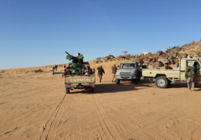 آلاف المقاتلين من قبيلة «دهم» يحتشدون بعد انباء عن تحركات حوثية باتجاه الجوف 
