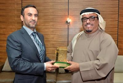الكشف عن 400 سجين يمني في دولة الإمارات والسفير أحمد علي عبدالله صالح يرد حول ذلك (تفاصيل)
