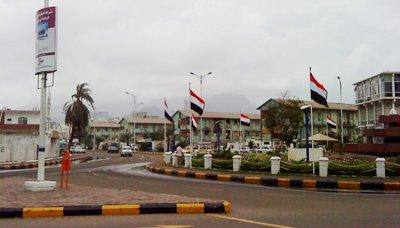 مصدر أمني بعدن : إبطال عبوة ناسفة قبل انفجارها بدقيقتين في مديرية الشيخ عثمان