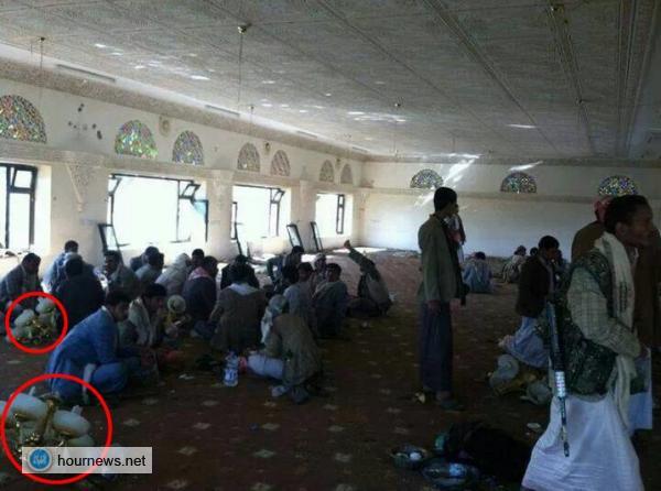 بالصورة: الحوثييون ينهبون ديوان الشيخ قبل انفجاره