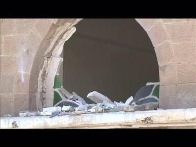 شاهد بالصور: صاروخ عابر الحارات يسقط على منزل وسط صنعاء شاهد بالصور: صاروخ عابر الحارات يسقط على منزل وسط صنعاء