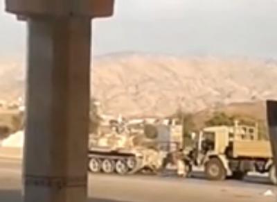 شاهد بالفيديو: دبابة عسكرية تدهس جندي يمني بردفان