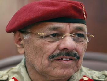 علي محسن: لم يتبق لدي طاقة يمكن أن أقدمها لشعبي ولوطني بعد هذا العمر .. ويخشى من استخدام صالح ورقة القاعدة