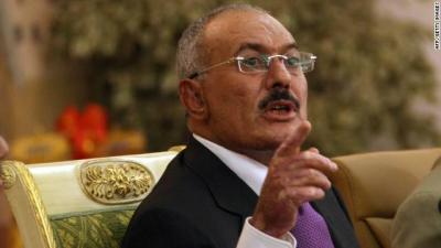 نفى تحكمه بأي قادة عسكريين ..مصدر بمكتب صالح: هادي قام بتغيير كل القيادات العسكرية الموالية للرئيس السابق وعين مقربين منه
