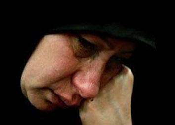 مسنة سعودية تفقد ابنيها منذ ستة عشر عاماً وصبي يمني يخبرها بأنه عثر عليهما في اليمن