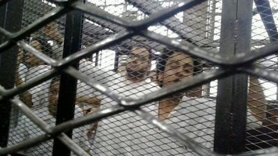 مصر: الحكم على 528 متهم من عناصر الاخوان بالاعدام، علاء صادق: «إعدام 529 متظاهرًا بالمنيا حكم يعجز الشياطين عن التفكير به»