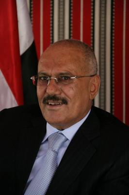 أخبار الساعة يكشف تفاصيل اجتماع حامي الوطيس بين رئيس المؤتمر وبعض قيادات الحزب ويوجه بتقديم الدعم للدعام : صالح : الحوثي هو العدو التاريخي للمؤتمر وللجمهورية 