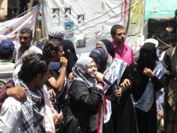 قافلة المحبة .. قافلة طبية لمنسقية ناشطات عدن تصل الى محافظة تعز تضامنا مع ابنائها