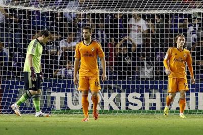 بلد الوليد بالضربة القاضية يسقط ريال مدريد ويمنح السيادة لبرشلونة من جديد
