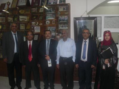 وزيرا التعليم العالي والمياه والبيئة يشيدان بدور مركز الرشيد للتنوير والتدريب بعدن 