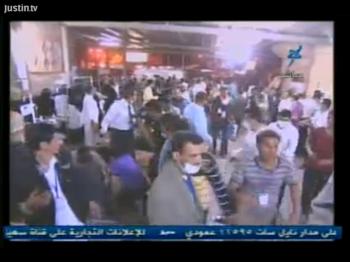 مئات الجرحى في اعتراض قوات الأمن لمسيرة لمئات الآلاف في شارع الجزائر .. وقوات الأمن تحاصر مسجد الرحمن في شارع بغداد  الذي يتواجد فيه العديد من الجرحى وتمنع وصول الاسعاف اليهم ..تحديث مستمر