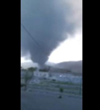 شاهد فيديو جديد ووااضـــح للإعصار النادر في مديرية الرجم بمحافظة المحويت يبلغ عنان السماء