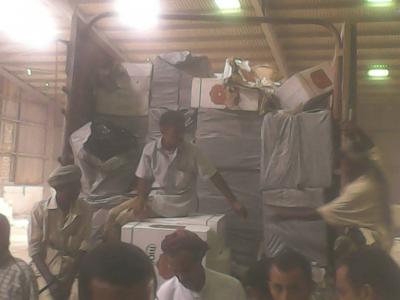 ضبط كميات كبيرة من السجائر المهربة في سواحل المخا بتعز