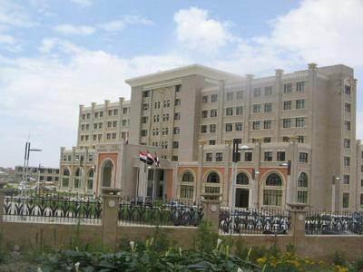 «قائمة بأسماء السفراء» توضيح من وزارة الخارجية اليمنية حول أسباب استدعاء بعض السفراء من الخارج