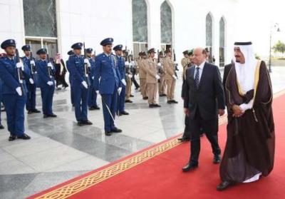 عاجل .. الرئيس هادي يصل الى السعوديه في زياره مفاجئه