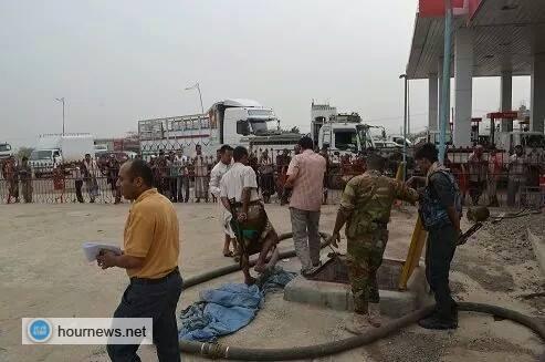 تصحيح: فريق يفضح أكبر مخزون نفطي يقدر بـ  30 مليون ليتر ديزل لدى أحد أكبر تجار النفط باليمن (فيديو)