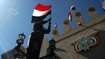 الجيش ينتشر في محيط وزارة الدفاع وتصاعد الخلاف بين الصبيحي والحوثي