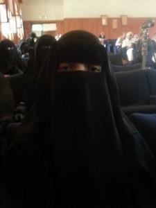 الحائزة على الترتيب الاول على مستوى الجمهوريه في الثانوية العامة تحصل على سيارة حديثة