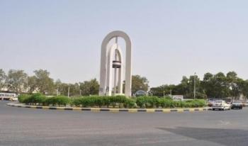 مظاهرات أمام منزل نائب الرئيس .. وقائد المنطقة الجنوبية يضع شروطا لإعادة فتح مخيم المنصورة الذي اقتحمه الجنود أمس