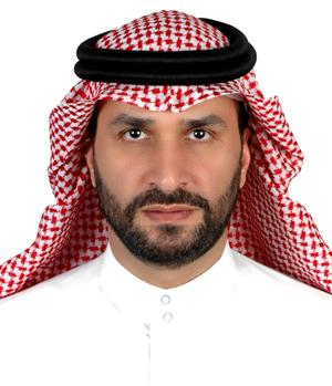 سعودي يبتكر جهازًا يمنع الاتصال بالهاتف أثناء قيادة السيارة وينبه السائق إذا غلبه النوم