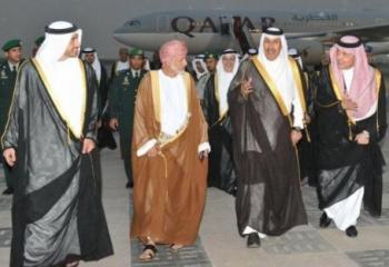 انتهاء اجتماع وزراء دول الخليج دون اتفاق لنقل السلطة في اليمن والزياني سيعود إلى صنعاء مجدداً