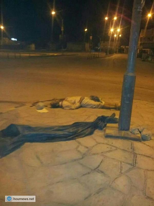 حضرموت.. تنظيم القاعدة يعدم 3 أشخاص ويرمي بجثثهم بالشوارع بتهمة التجسس (صور) حضرموت.. تنظيم القاعدة يعدم 3 أشخاص ويرمي بجثثهم بالشوارع بتهمة التجسس (صور)