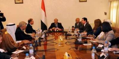 سفراء الدول العشر يؤكدون دعمهم للمبادرات الرئاسية لحل الأزمة