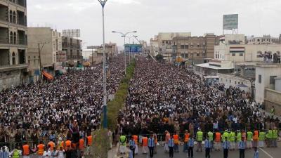 الحوثيون يدعون الى رفع الشارات الصفراء في كل الدوائر والمؤسسات الحكومية 