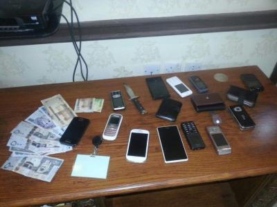 بلاغ يمني يتسبب بالإطاحة بـ3 سعوديين امتهنوا انتحال شخصية رجال أمن لسلب العمالة