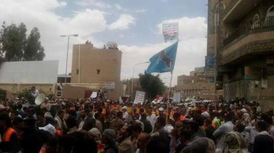 مصدر خاص يكشف لـ "اخبار الساعة" إسم رئيس الحكومة الجديد وسعر المشتقات النفطية، وبنود الاتفاق، وأسباب تعثره