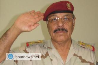أول صورة للواء علي محسن من داخل الفرقة تجمعه باللواء الحاوري (فيديو)