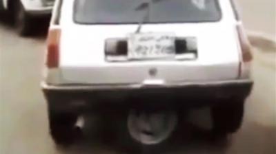بالفيديو.. اختراع مصري عبقري لركن السيارة في أي مكان