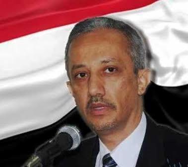 محافظ تعز: المرحلة عصيبة تتطلب رص الصفوف وطي صفحة الماضي بكل مآسيه 
