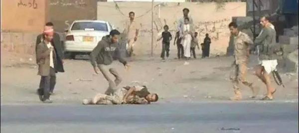 شاهد الصورة الأكثر تداولاً .. هيكلة الجيش على الطريقة الحوثية !