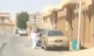 بالفيديو .. خادمة تتنكر في زي رجل للهروب بمجوهرات مخدومتها بالسعودية