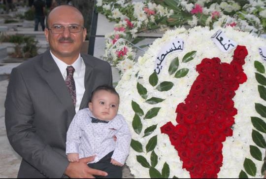 العميد يحيى صالح، يتجول في بيروت برفقة نجله (صور)