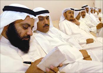 حزب الامة الكويتي يدعو الحكومة الكويتية الى دعم ثورة الشباب ويطالب الكويت الانسحاب من المبادرة الخليجية