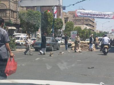 “القاعدة” تستهدف حوثيي صنعاء الحوثيين يستئجرون عدد من المنازل الكبيرة في أحياء صنعاء لجعلها مقار لهم