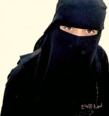 أصغر أديبة يمنية تفوز بجائزة عالمية للابداع 