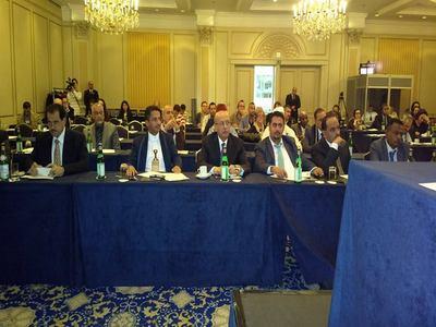 يمنيون يوقعون "إعلان بروكسل" بشأن المصالحة الوطنية 