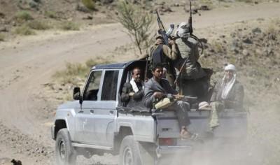 مسلحوا الحوثي يحاصرون مدينة تعز من ثلاثة محاور، وسقوط 15 قتيلا وجريحا في القاعدة