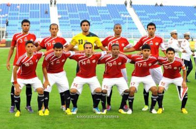 الجماهير اليمنية التي ملأت ملعب الملك فهد بالرياض تحتفل بنقطة أخرى حققها المنتخب اليمني أمام مرشح البطولة