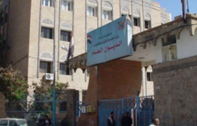 لأول مرة في اليمن .. وزير يعين إمرأة لحراسته الشخصية و«2» من مرافقيه مستشارين
