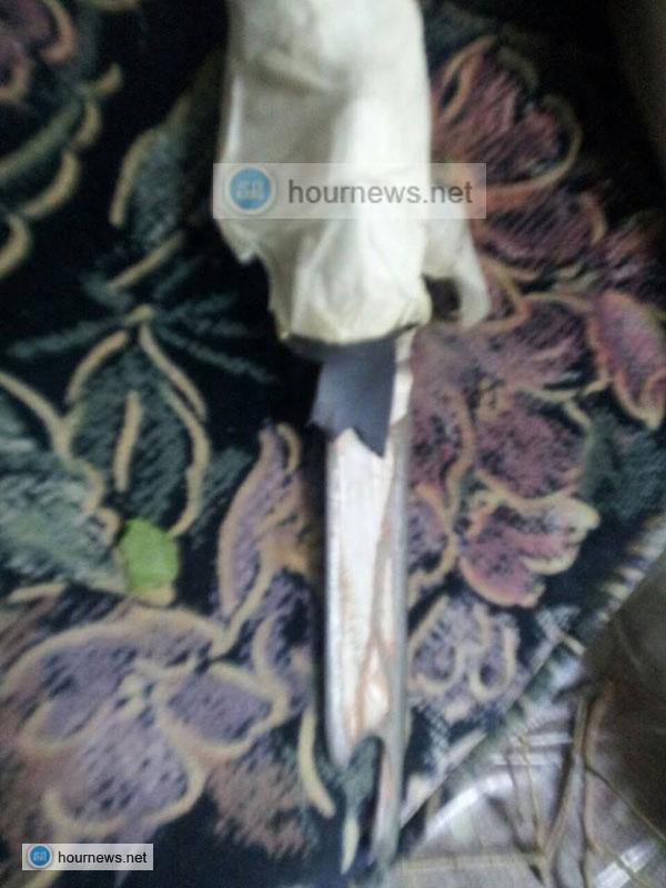 أخبار الساعة ينشر تفاصيل حصرية عن مقتل سجين داخل السجن المركزي بصنعاء وصور مروعة للاسلحة التي كانت بحوزة السجناء
