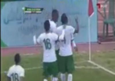 هدف عالمي للمنتخب السعودي من قذيفة صاروخية لنواف العابد في مرمى المنتخب اليمني (فيديو)