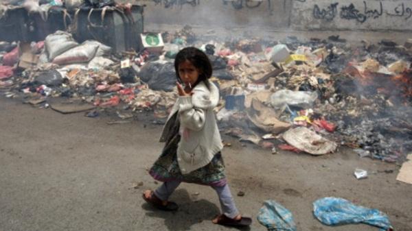 الجوع والفقر ينهشان أجساد أطفال اليمن