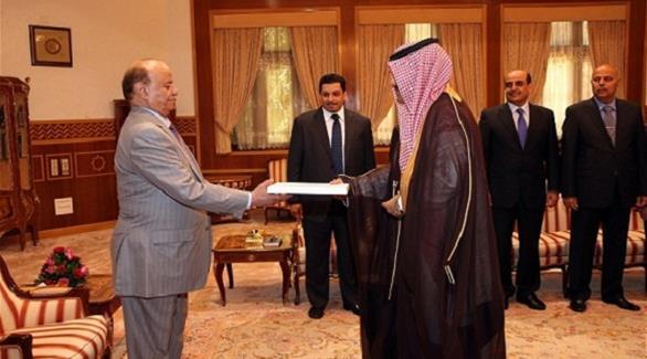 السفير السعودي يوضح حقيقة الأنباء حول الإفراج عن الدبلوماسي السعودي المحتجز لدى تنظيم القاعدة