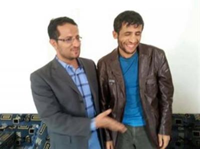 الناشط السلالي يروي تفاصيل اختطافه على يد الحوثيين ومقتل شيخ قبلي برصاص مسلحين في البيضاء 